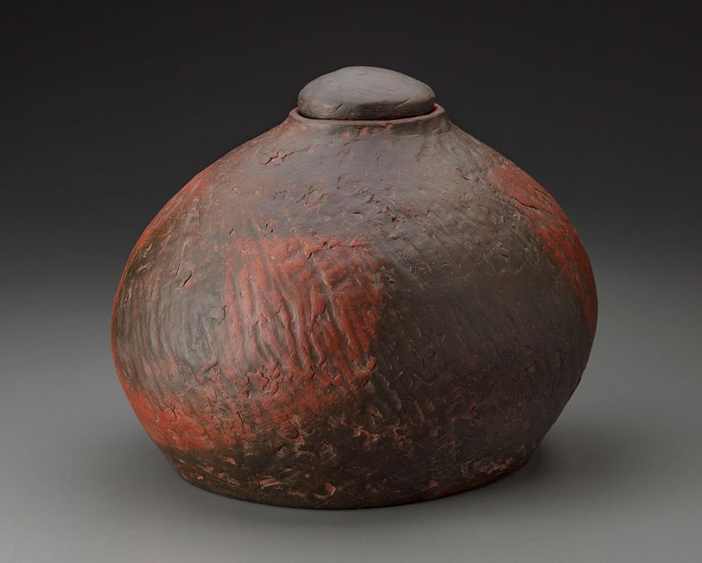 Mary Barringer, Black and Red Jar, 2024 | Photo credit: John Polak
