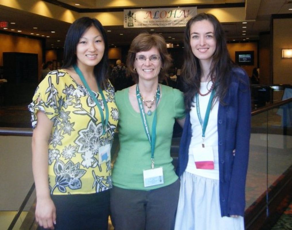 ASP 2009 Honolulu poster session. Christine Dao, Dr. Catherine Neto, and Laura Bystrom (left to right) 