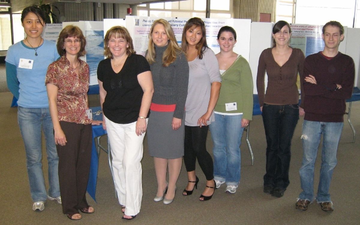 Dr. Neto and her research group at Sigma Xi exhibit, 2008 
