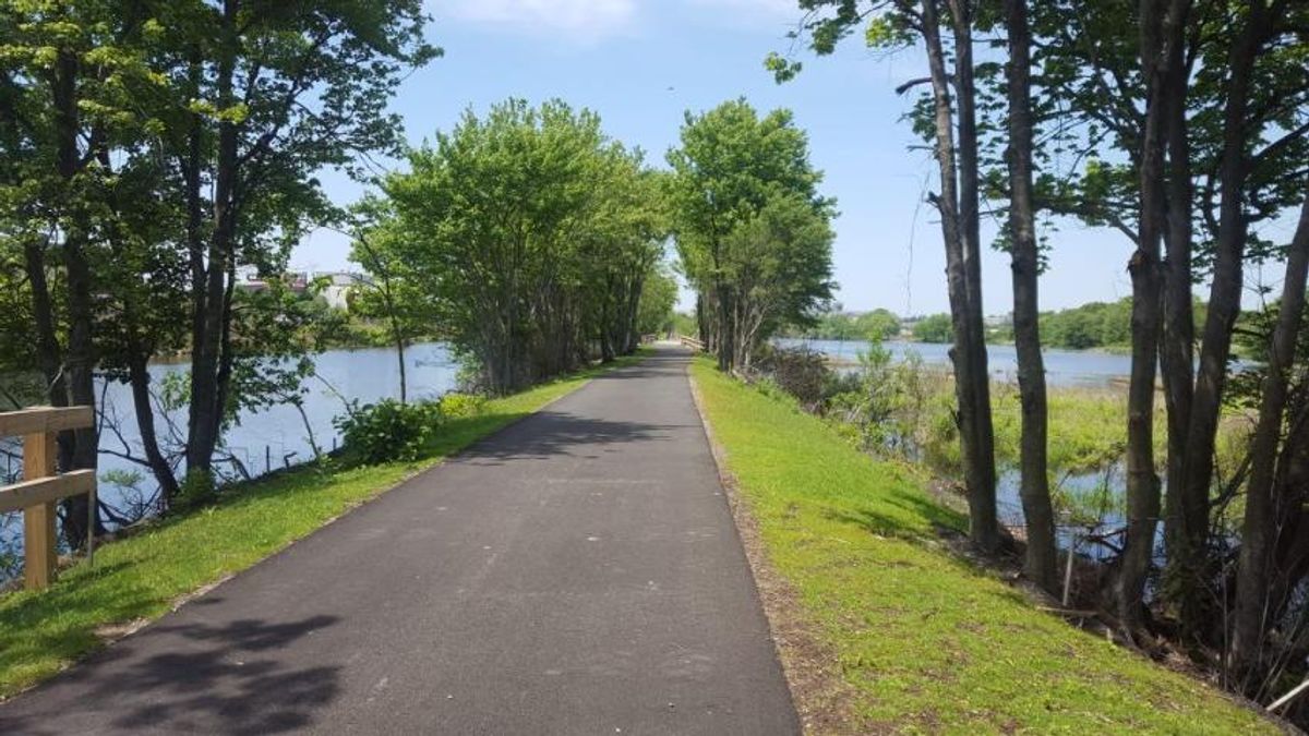 River rail trail