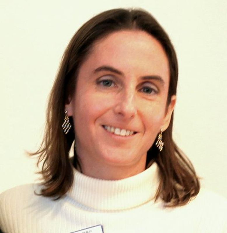 CAS Dean Pauline Entin Headshot