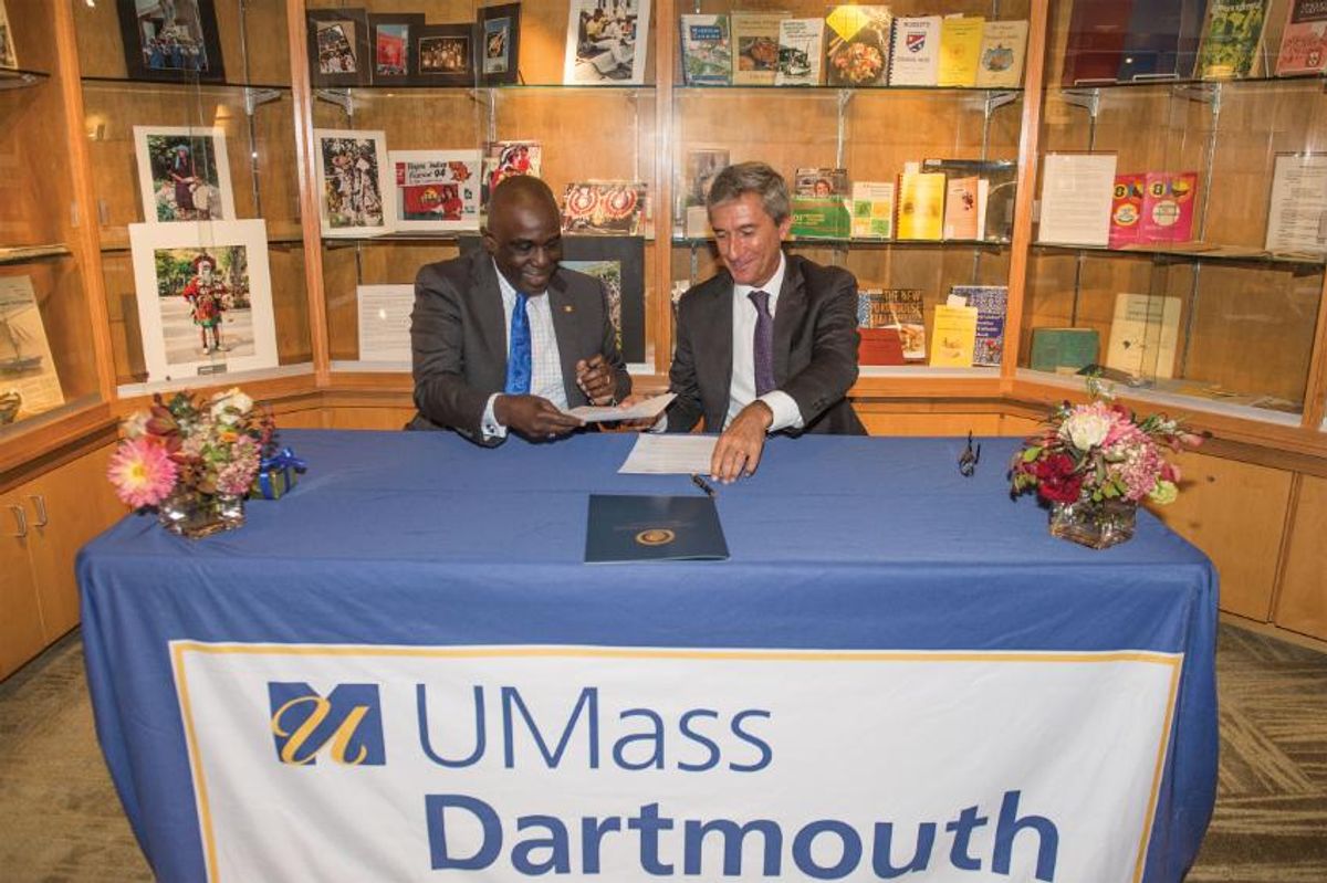 Chancellor Johnson & President Marcelo Rebelo de Sousa sign exchange agreements.