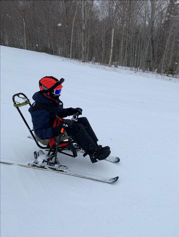 Revell using controlled skiing cart