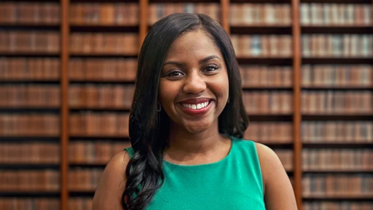Headshot of Shalyn Peterbark in the law library.