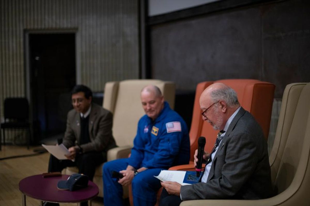Scott Tingle answering questions during afternoon session with students studying in STEM fields. Associate Provost Ram Bala and former Professor Ron DiPippo are pictured in chairs.