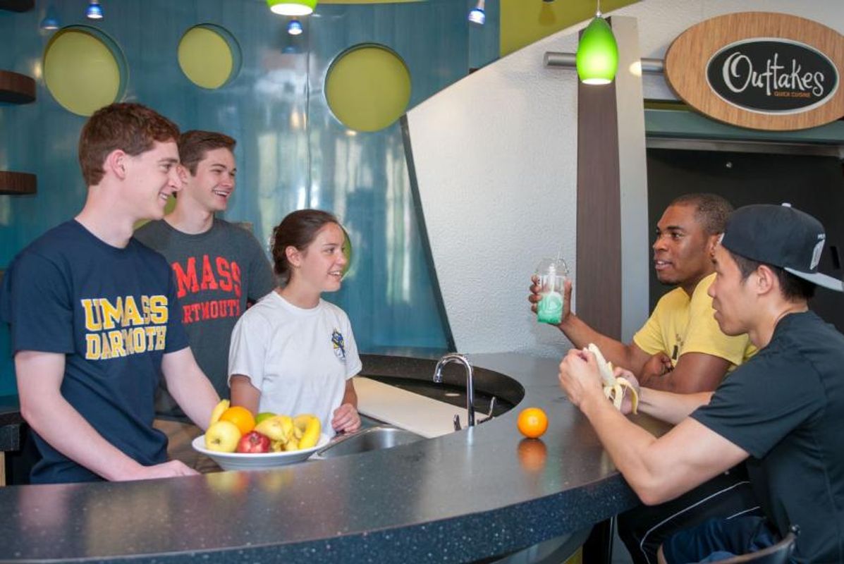 Students at juice bar