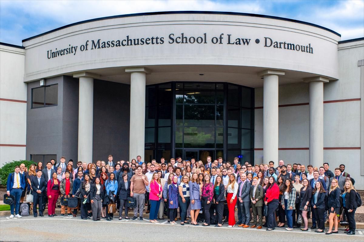 1L Class of 2027 pictured outside the Law School after the first day of orientation