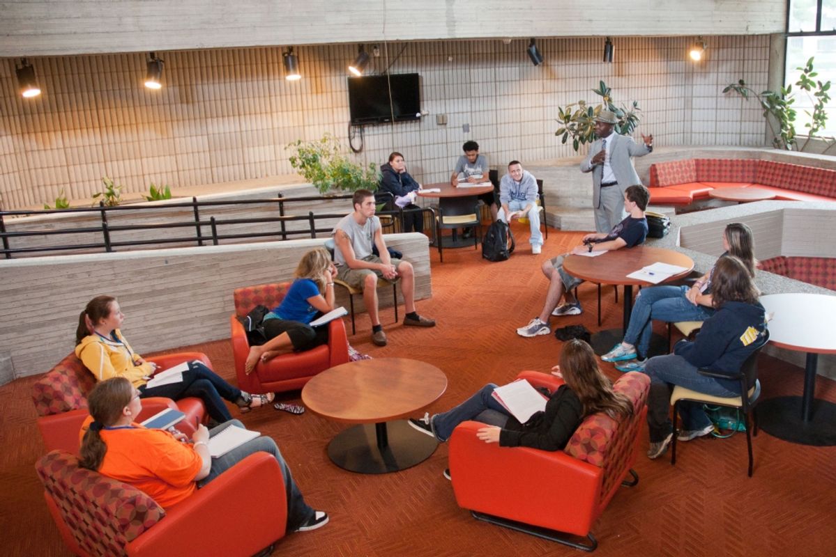 Student orientation book discussions