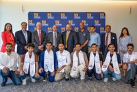 IMSIU students with university leadership