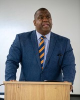 Justice Serge Georges Jr. administers the Lawyer's Oath at UMass Law's orientation in 2021