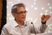 Assistant Prof. Wei-Shun Chang was presenting his research on Active Optical Camouflage.