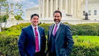 Alumnus Jonathan Goldman (left) and his brother Michael pictured at the U.S. Supreme Court