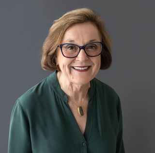 Prof. Elizabeth Lowe