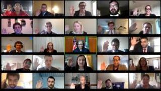 1L students taking Lawyer's Oath led by Justice Whitener