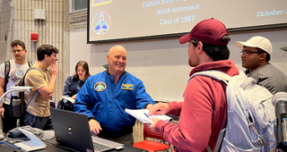 Astronaut Scott Tingle '87 returns to campus to meet senior engineering majors