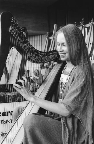 Harpist Rosalyn Briley