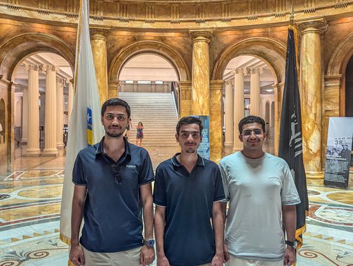 IMSIU students inside the State House