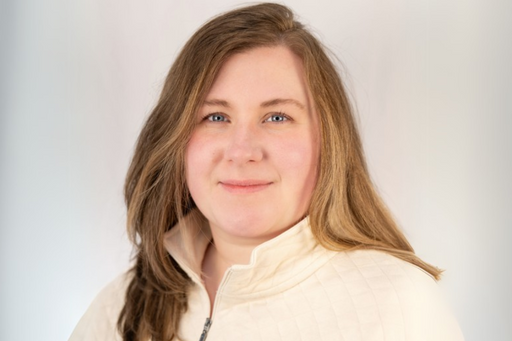 New headshot photo of CAS alum, Alumni Association member