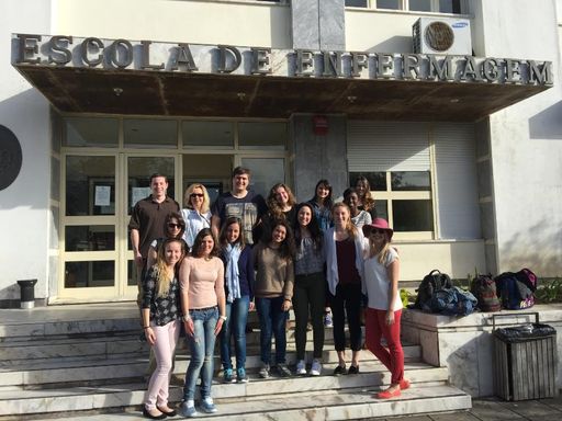 Nursing students standing in front of hospital in the Azores