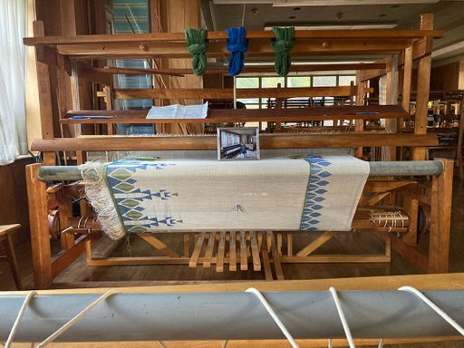 Paula Becker, handwoven historical reproduction of a Loja Saarinen Curtain (detail), assisted by Sim Rosseau. Photo Credit: James Haefner/ Cranbrook Center for Collections and Research