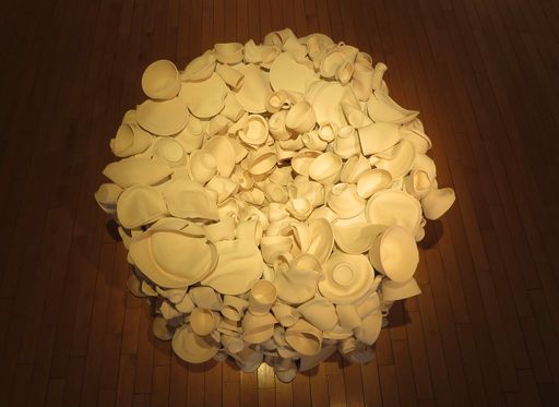 The World Forgetting, by the World Forgot, 2020-2021, clay, wire, mirror, foam