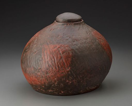 Mary Barringer, Black and Red Jar, 2024 | Photo credit: John Polak