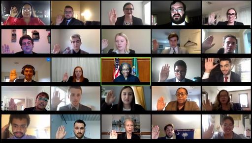 1L students taking Lawyer's Oath led by Justice Whitener