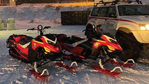 Dúro logo pasted on the side of an rescue team snow mobile.