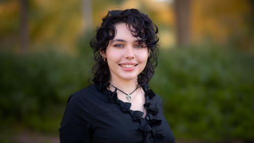 Headshot of Arianne Driscoll, studio art and the expanded field major