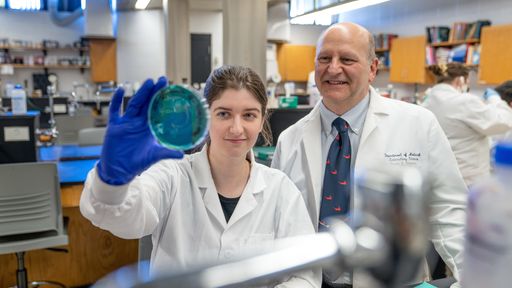 MLS student, Meredyth Clifford '24, in the lab